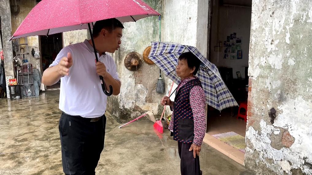 党旗在基层一线高高飘扬丨周兆章:乡村“领头雁” 沉下身子带头干