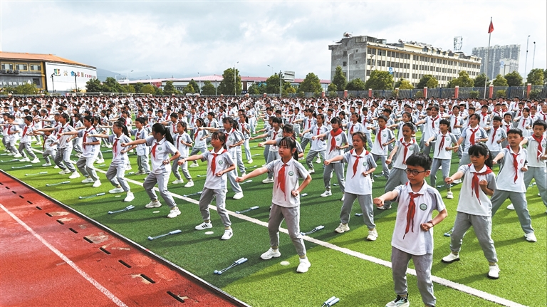 翠屏小学打造特色大课间活动