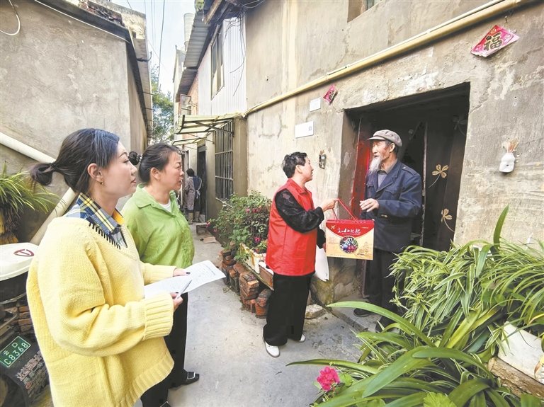 云南省优秀党务工作者付彩香：社区邻里的“贴心管家”