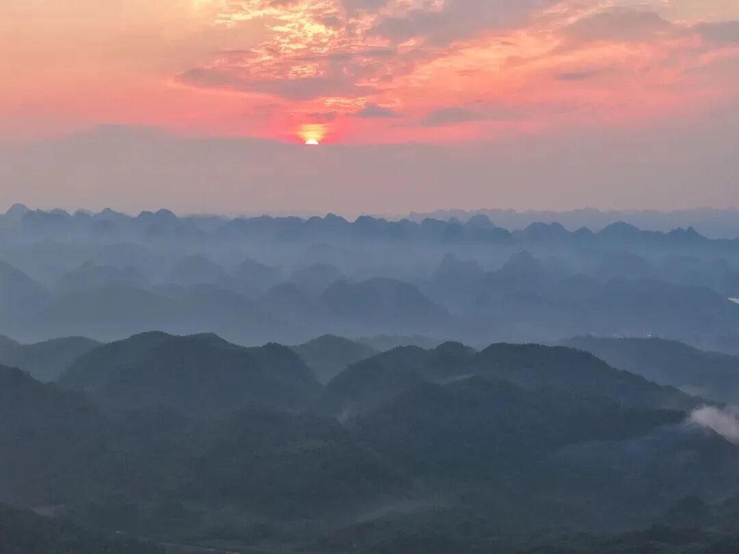 罗平棠梨凹日出封神